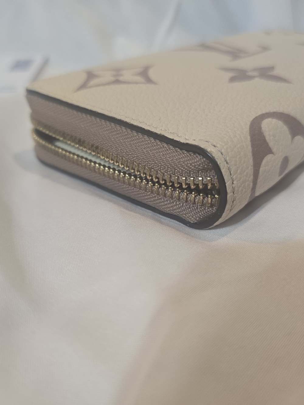 Authentic Louis Vuitton Empreinte Monogram Zippy Wallet - Cream/Tan Microchipped - Picture 8 of 16